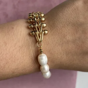 Браслет из натурального жемчуга и крупной цепи