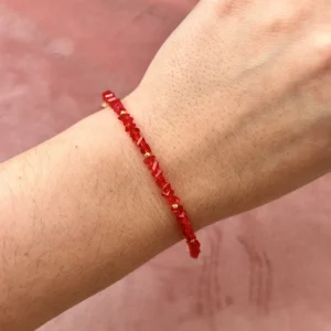 Браслет из красного ювелирного стекла