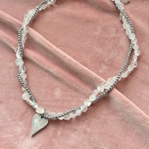 Колье из горного хрусталя, гематита и сердце с перламутром