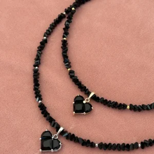 Колье из черного ювелирного стекла с сердцем